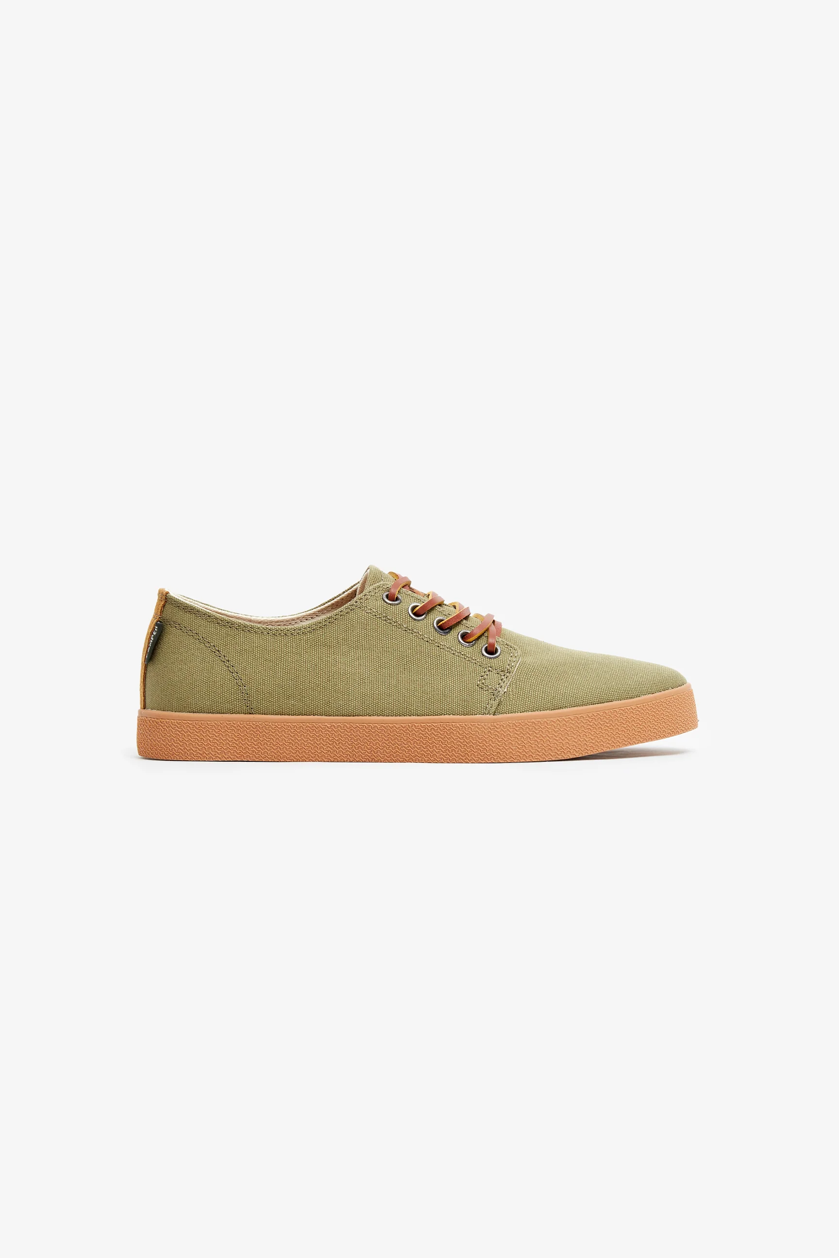 Nuevo footwear